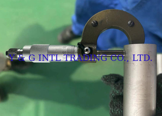 Contenuto di impurità 1% Legatura di titanio lucidato Lunghezza del tubo rotondo &lt; 15000 mm Parete 0,1-10 mm