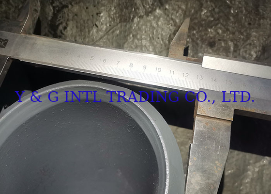 Fittings e flange in acciaio inossidabile a freddo e lucidi e puliti per sistemi di tubi